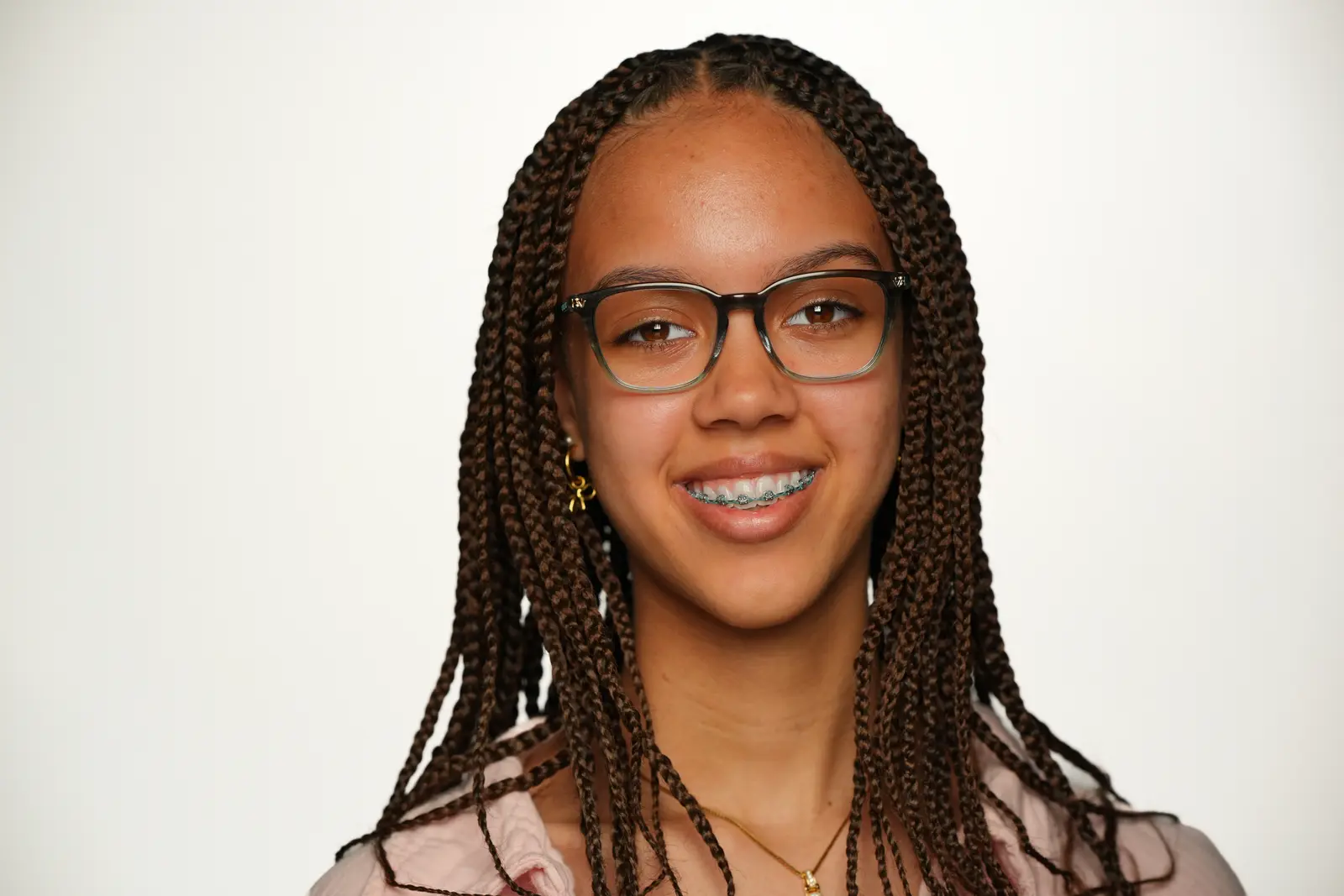 Kind met bril bij de opticien